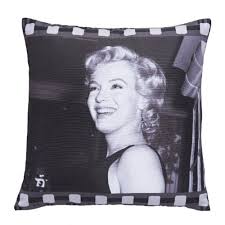 Marilyne cushion