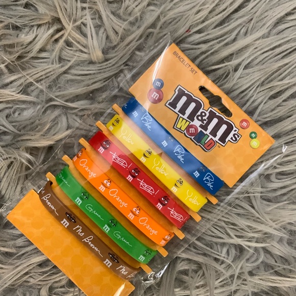 m&ms  bracelet set