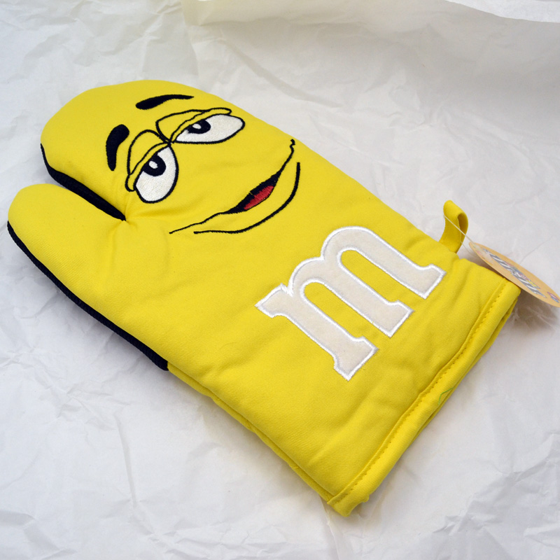 m&ms oven mitt