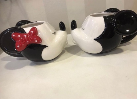 Mickey & Minnie Mouse mugs set