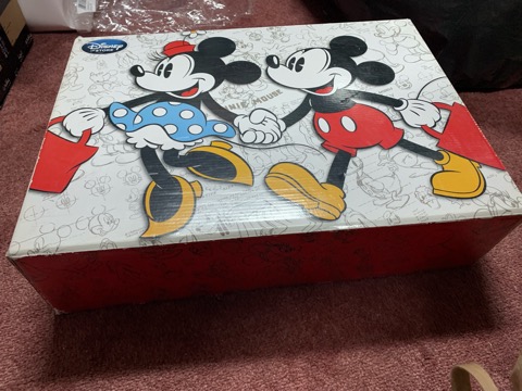 Disney Store Mickey Mouse Christmas gift box 33 × 45 × 11 cm