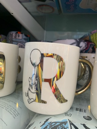 Winnie the Pooh mug letter R