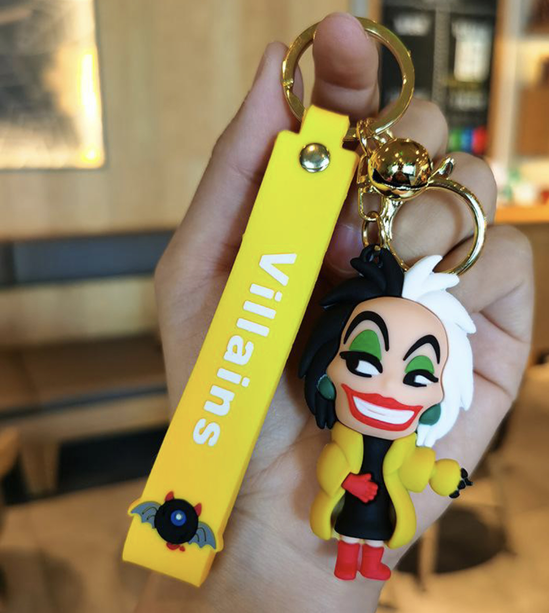 Villian cruella keyring